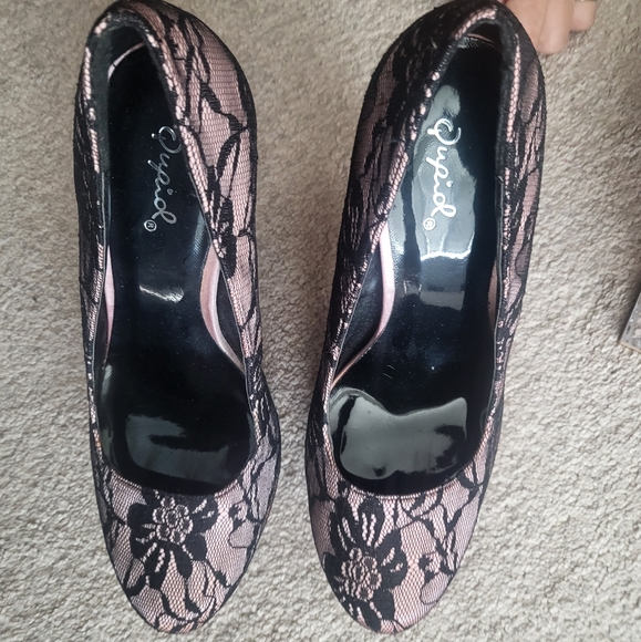 Beautiful shoes - Picture 4 of 4